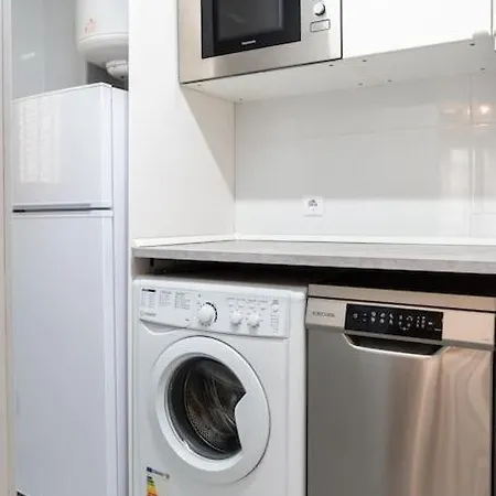 Loira Berdusan: Tranquilo Y Calido Apartamento De Una En Gran Avenida Apartment